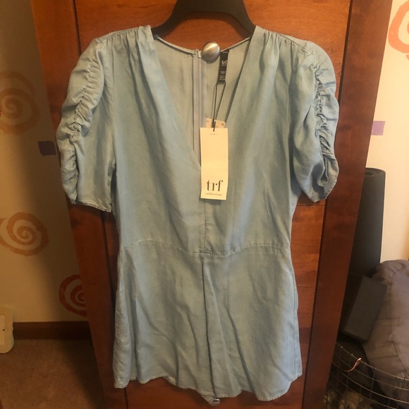 Zara Pants - NWT LIGHT CHAMBRAY ZARA ROMPER TRF MED